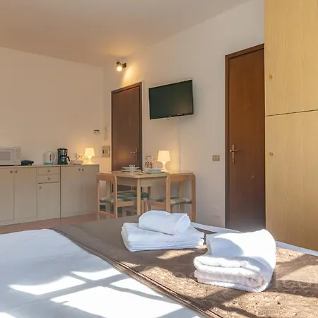 Easywelcome Casartelli Flat דירה *
