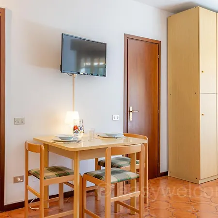 Easywelcome Casartelli Flat דירה